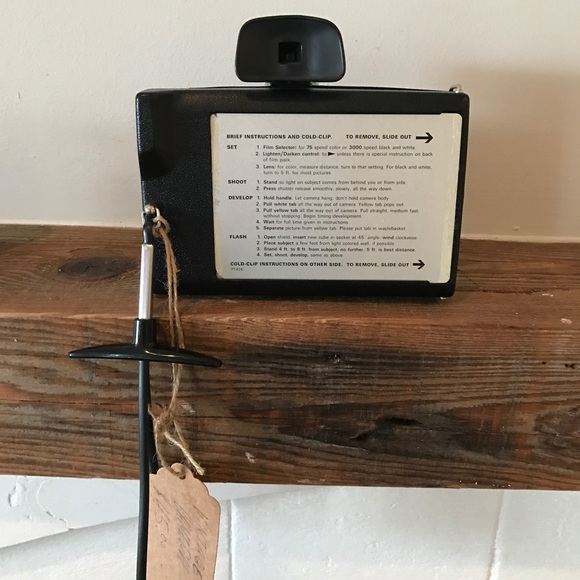 SOLD✨VINTAGE POLAROID INSTANT CAMERA - Picture 2 of 4